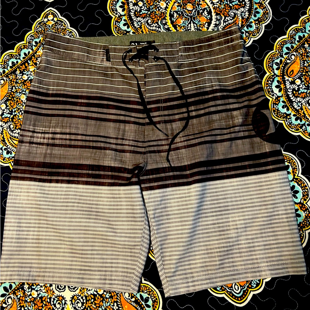 Hurley boardshorts. Red. Worn 2-3 times. Excellent condition. 31 waist